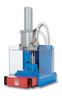 Pneumatický stolní lis 700 kg